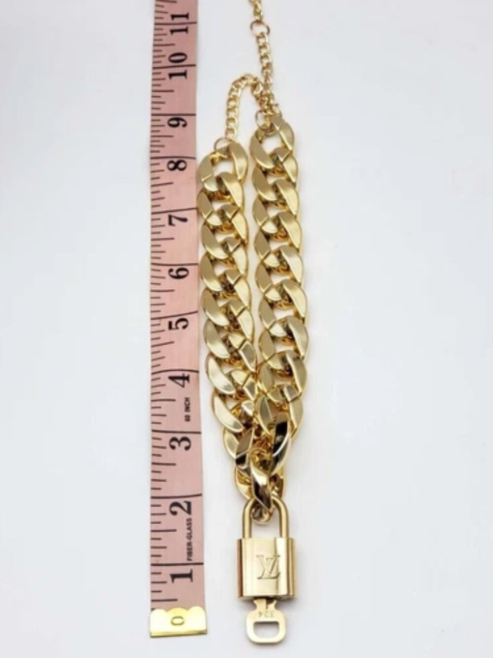 Gold-Plated Necklace with Authentic Louis Vuitton Padlock - Picture 7 of 10